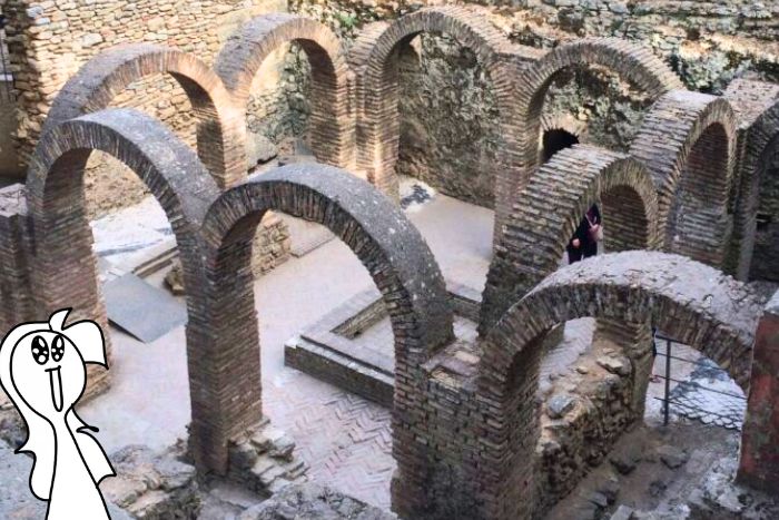archi di pietra dei bagni romani a ronda